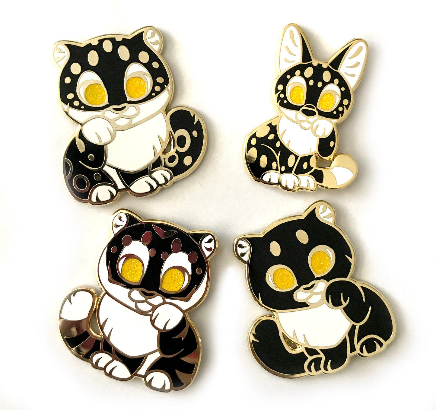Black Panther Lucky Cat Enamel Pin - Black&White